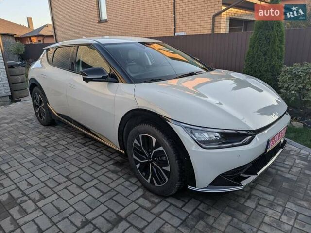 Білий Кіа EV6, об'ємом двигуна 0 л та пробігом 57 тис. км за 26000 $, фото 1 на Automoto.ua
