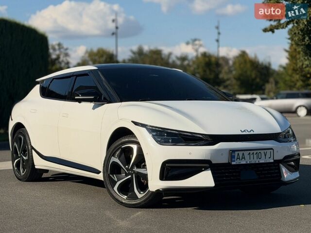 Белый Киа EV6, объемом двигателя 0 л и пробегом 132 тыс. км за 21999 $, фото 1 на Automoto.ua