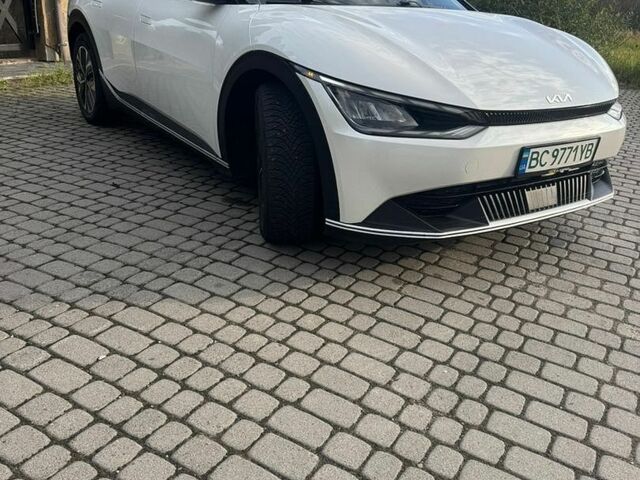 Білий Кіа EV6, об'ємом двигуна 0 л та пробігом 96 тис. км за 23499 $, фото 1 на Automoto.ua