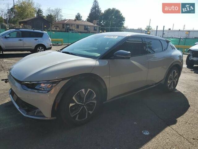 Белый Киа EV6, объемом двигателя 0 л и пробегом 32 тыс. км за 8700 $, фото 1 на Automoto.ua