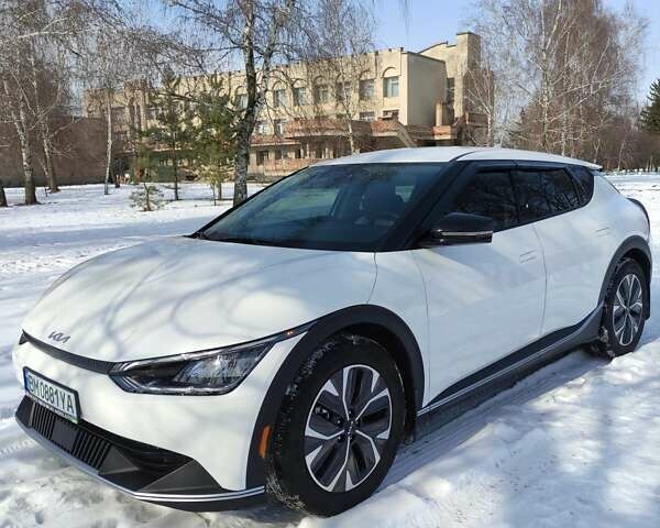 Белый Киа EV6, объемом двигателя 0 л и пробегом 17 тыс. км за 30200 $, фото 1 на Automoto.ua