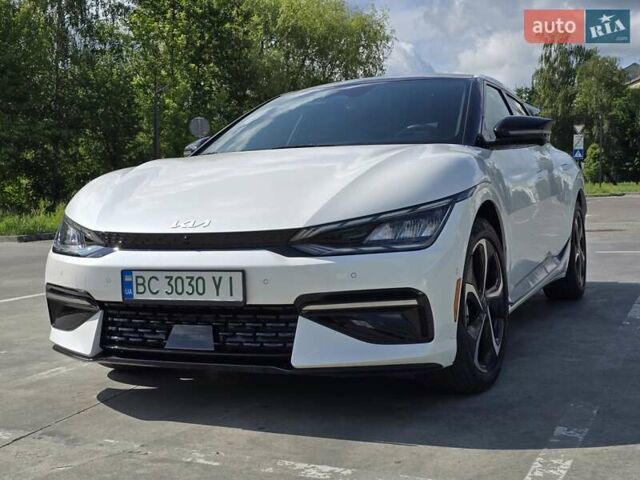 Белый Киа EV6, объемом двигателя 0 л и пробегом 34 тыс. км за 29500 $, фото 1 на Automoto.ua