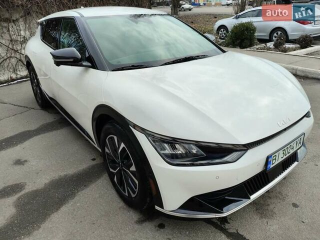 Белый Киа EV6, объемом двигателя 0 л и пробегом 3 тыс. км за 28200 $, фото 1 на Automoto.ua