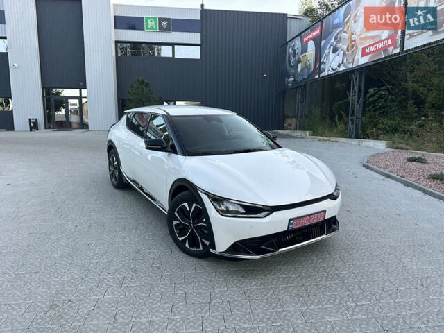 Белый Киа EV6, объемом двигателя 0 л и пробегом 16 тыс. км за 25400 $, фото 1 на Automoto.ua