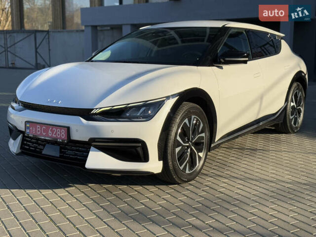 Білий Кіа EV6, об'ємом двигуна 0 л та пробігом 20 тис. км за 26500 $, фото 1 на Automoto.ua