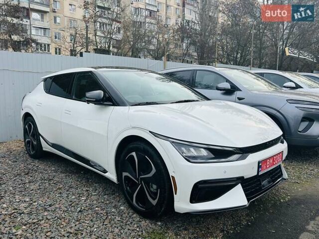 Белый Киа EV6, объемом двигателя 1.99 л и пробегом 11 тыс. км за 34999 $, фото 1 на Automoto.ua