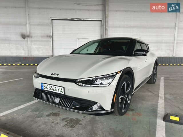 Бежевый Киа EV6, объемом двигателя 0 л и пробегом 60 тыс. км за 32000 $, фото 1 на Automoto.ua