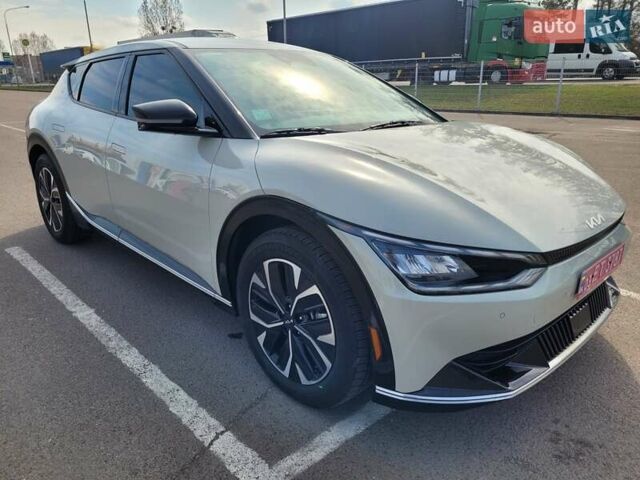 Бежевый Киа EV6, объемом двигателя 0 л и пробегом 85 тыс. км за 23000 $, фото 1 на Automoto.ua