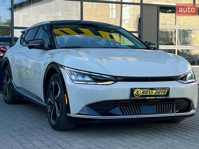 Бежевый Киа EV6, объемом двигателя 0 л и пробегом 66 тыс. км за 28500 $, фото 1 на Automoto.ua
