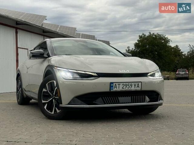 Бежевый Киа EV6, объемом двигателя 0 л и пробегом 33 тыс. км за 25750 $, фото 1 на Automoto.ua