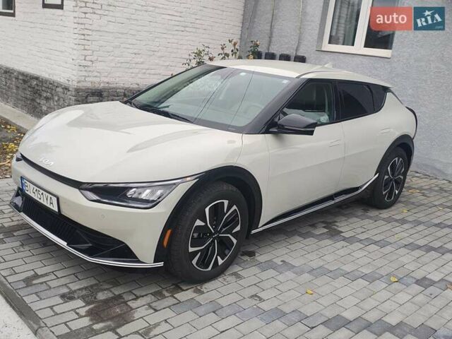 Киа EV6 2023 в Лубнах на Automoto.ua Бежевый Киа EV6, объемом двигателя 0 л и пробегом 32 тыс. км за 25200 $, фото 1 на Automoto.ua