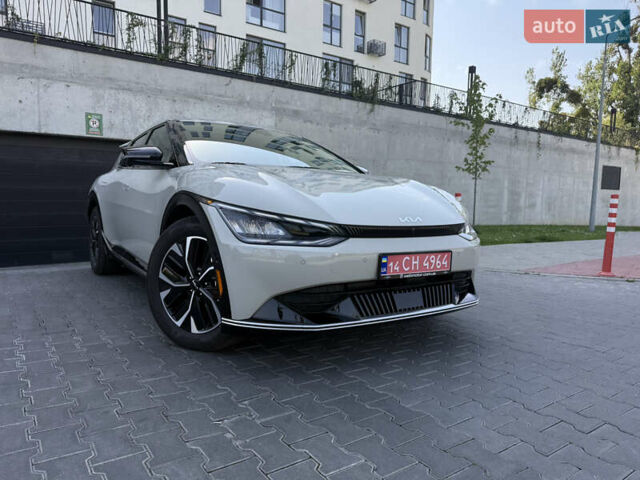 Бежевый Киа EV6, объемом двигателя 0 л и пробегом 1 тыс. км за 33800 $, фото 1 на Automoto.ua