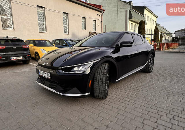 Черный Киа EV6, объемом двигателя 0 л и пробегом 30 тыс. км за 21900 $, фото 1 на Automoto.ua
