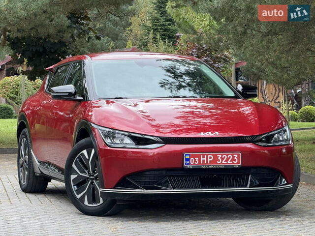 Красный Киа EV6, объемом двигателя 0 л и пробегом 52 тыс. км за 25500 $, фото 1 на Automoto.ua