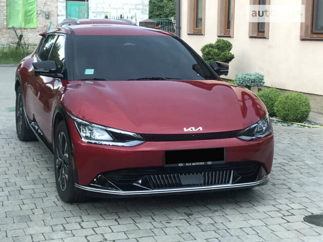 Красный Киа EV6, объемом двигателя 0 л и пробегом 7 тыс. км за 33999 $, фото 1 на Automoto.ua
