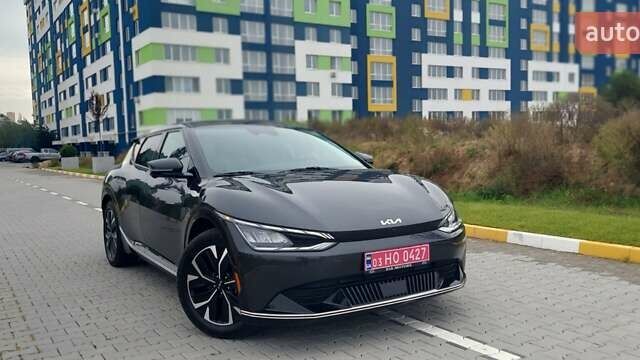 Серый Киа EV6, объемом двигателя 0 л и пробегом 86 тыс. км за 25999 $, фото 1 на Automoto.ua