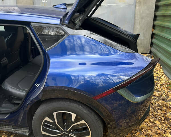 Синий Киа EV6, объемом двигателя 0 л и пробегом 27 тыс. км за 23800 $, фото 1 на Automoto.ua