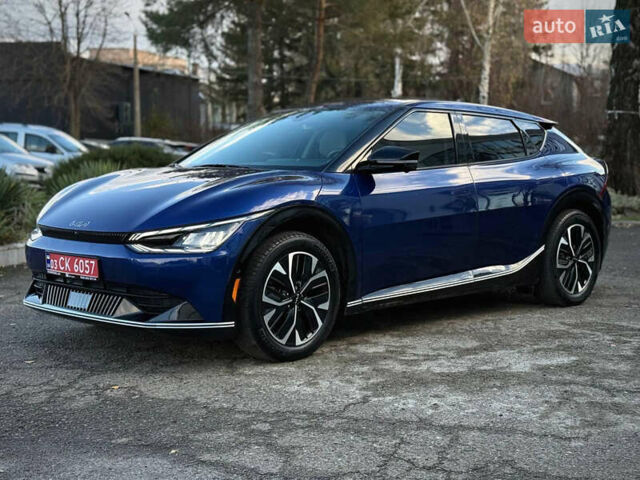 Синий Киа EV6, объемом двигателя 0 л и пробегом 35 тыс. км за 26500 $, фото 1 на Automoto.ua