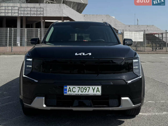 Черный Киа EV9, объемом двигателя 0 л и пробегом 23 тыс. км за 42500 $, фото 1 на Automoto.ua