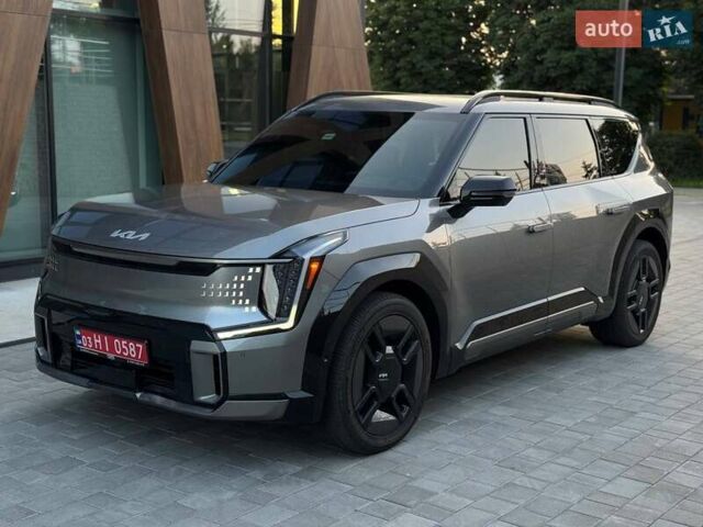 Сірий Кіа EV9, об'ємом двигуна 0 л та пробігом 11 тис. км за 47000 $, фото 1 на Automoto.ua