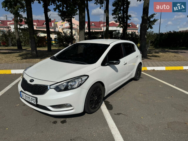 Белый Киа K3, объемом двигателя 1.59 л и пробегом 180 тыс. км за 9200 $, фото 1 на Automoto.ua