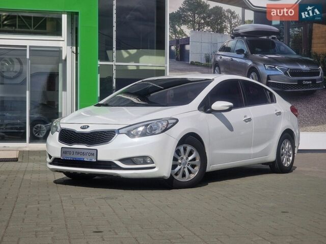 Белый Киа K3, объемом двигателя 1.6 л и пробегом 233 тыс. км за 8348 $, фото 1 на Automoto.ua