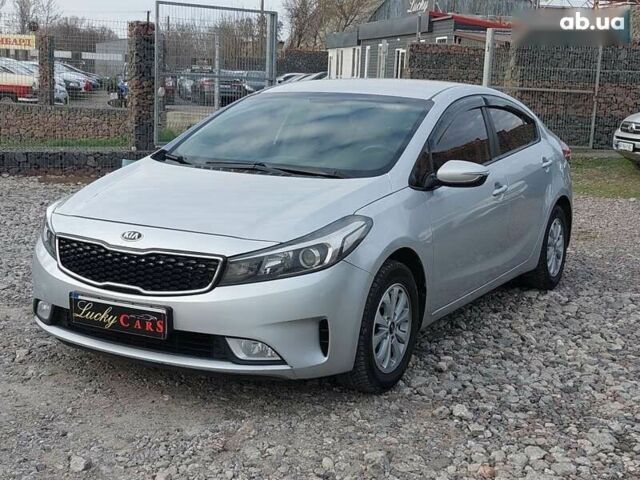 Киа K3, объемом двигателя 1.6 л и пробегом 175 тыс. км за 10700 $, фото 1 на Automoto.ua