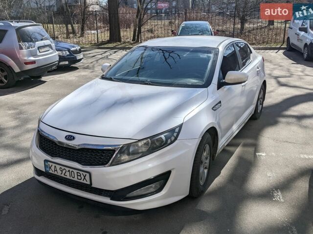 Белый Киа K5, объемом двигателя 2 л и пробегом 425 тыс. км за 6900 $, фото 1 на Automoto.ua