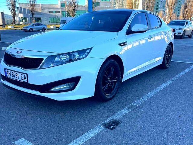 Білий Кіа K5, об'ємом двигуна 2 л та пробігом 260 тис. км за 9800 $, фото 1 на Automoto.ua