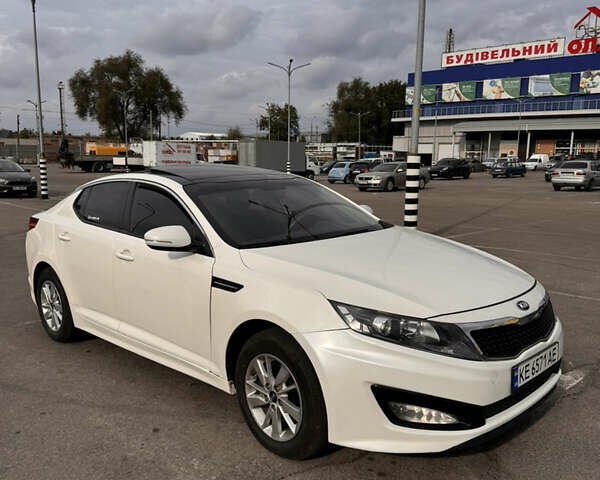 Белый Киа K5, объемом двигателя 2 л и пробегом 180 тыс. км за 6200 $, фото 1 на Automoto.ua