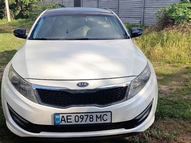Белый Киа K5, объемом двигателя 2 л и пробегом 349 тыс. км за 8200 $, фото 1 на Automoto.ua