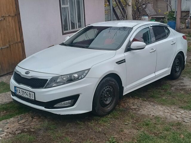 Білий Кіа K5, об'ємом двигуна 2 л та пробігом 230 тис. км за 10200 $, фото 1 на Automoto.ua