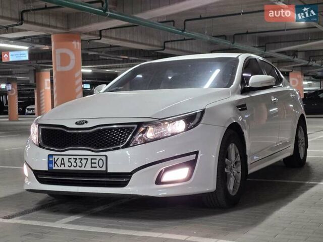 Белый Киа K5, объемом двигателя 2 л и пробегом 189 тыс. км за 7222 $, фото 1 на Automoto.ua