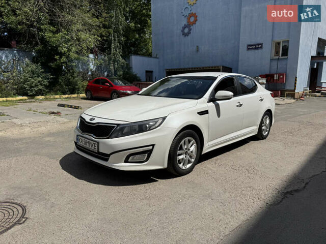 Білий Кіа K5, об'ємом двигуна 2 л та пробігом 261 тис. км за 8500 $, фото 1 на Automoto.ua