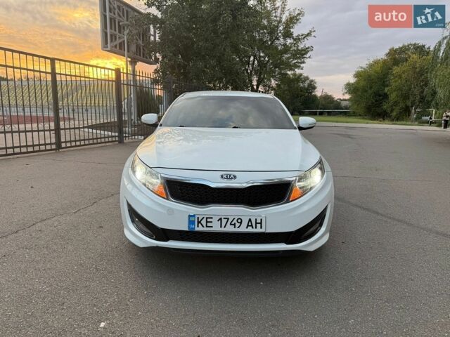 Белый Киа K5, объемом двигателя 2 л и пробегом 250 тыс. км за 9200 $, фото 1 на Automoto.ua