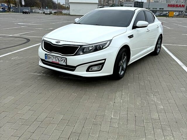 Белый Киа K5, объемом двигателя 2 л и пробегом 238 тыс. км за 9999 $, фото 1 на Automoto.ua