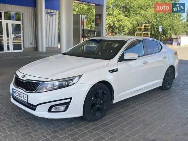 Білий Кіа K5, об'ємом двигуна 2 л та пробігом 290 тис. км за 8800 $, фото 1 на Automoto.ua