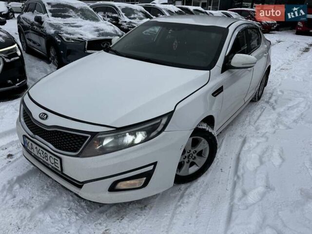 Білий Кіа K5, об'ємом двигуна 2 л та пробігом 440 тис. км за 6900 $, фото 1 на Automoto.ua