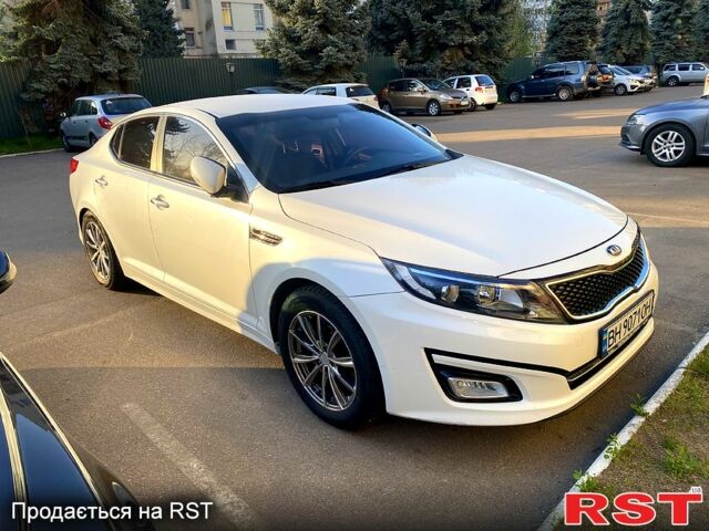 Белый Киа K5, объемом двигателя 2 л и пробегом 245 тыс. км за 9999 $, фото 1 на Automoto.ua