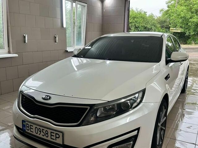 Білий Кіа K5, об'ємом двигуна 2 л та пробігом 244 тис. км за 9000 $, фото 1 на Automoto.ua