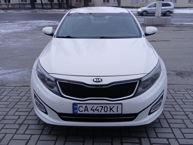 Белый Киа K5, объемом двигателя 2 л и пробегом 300 тыс. км за 8500 $, фото 1 на Automoto.ua