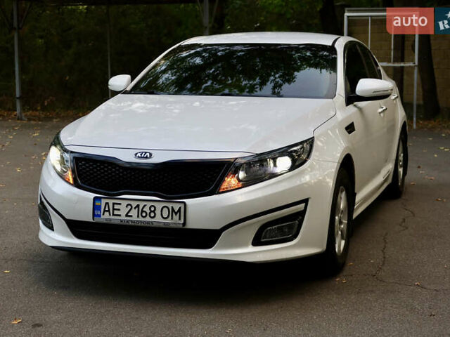 Белый Киа K5, объемом двигателя 2 л и пробегом 202 тыс. км за 11800 $, фото 1 на Automoto.ua