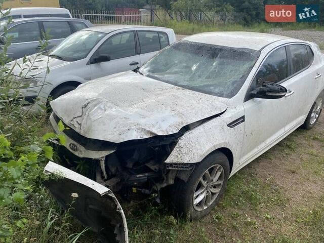 Білий Кіа K5, об'ємом двигуна 2 л та пробігом 220 тис. км за 4900 $, фото 1 на Automoto.ua