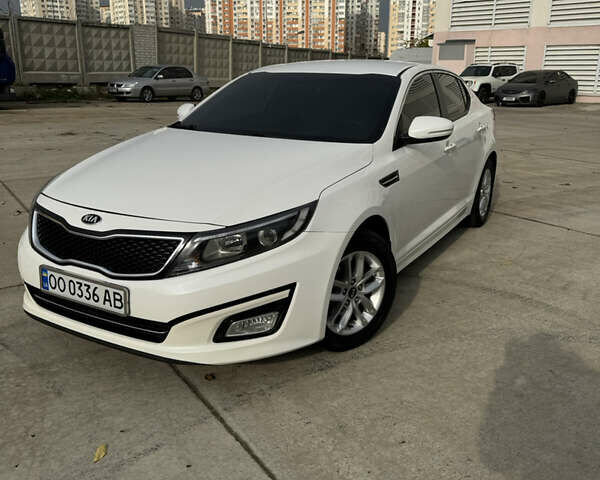 Белый Киа K5, объемом двигателя 2 л и пробегом 199 тыс. км за 12700 $, фото 1 на Automoto.ua