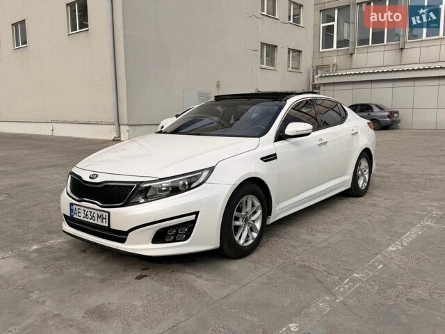 Белый Киа K5, объемом двигателя 2 л и пробегом 191 тыс. км за 10600 $, фото 1 на Automoto.ua