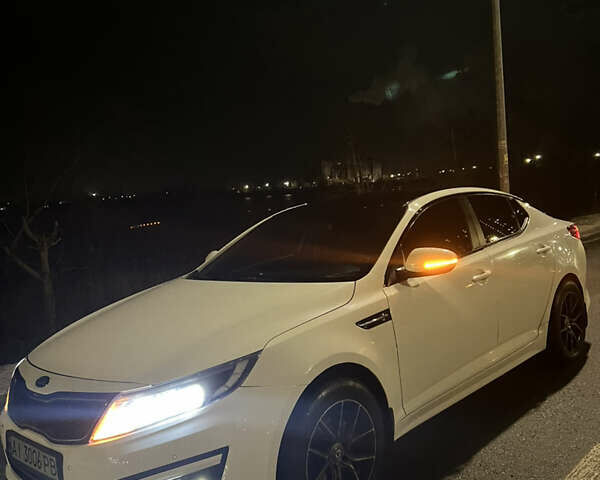 Белый Киа K5, объемом двигателя 2 л и пробегом 132 тыс. км за 11200 $, фото 1 на Automoto.ua