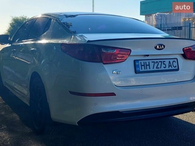 Білий Кіа K5, об'ємом двигуна 2 л та пробігом 189 тис. км за 11700 $, фото 1 на Automoto.ua