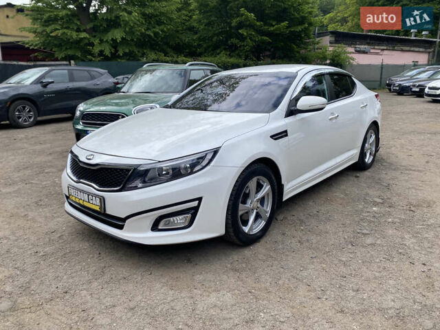 Белый Киа K5, объемом двигателя 2 л и пробегом 217 тыс. км за 11000 $, фото 1 на Automoto.ua