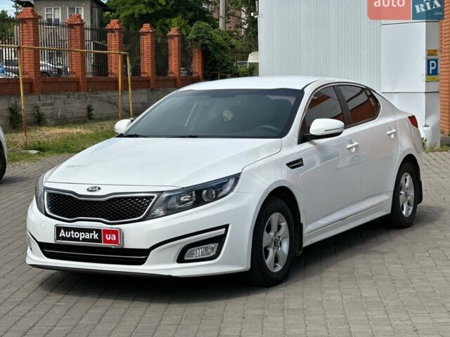 Белый Киа K5, объемом двигателя 2 л и пробегом 333 тыс. км за 8290 $, фото 1 на Automoto.ua