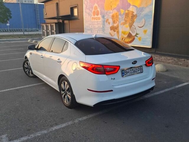 Белый Киа K5, объемом двигателя 2 л и пробегом 340 тыс. км за 8500 $, фото 1 на Automoto.ua